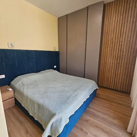 Apartment Jacuzzi 157-d Gc Palase